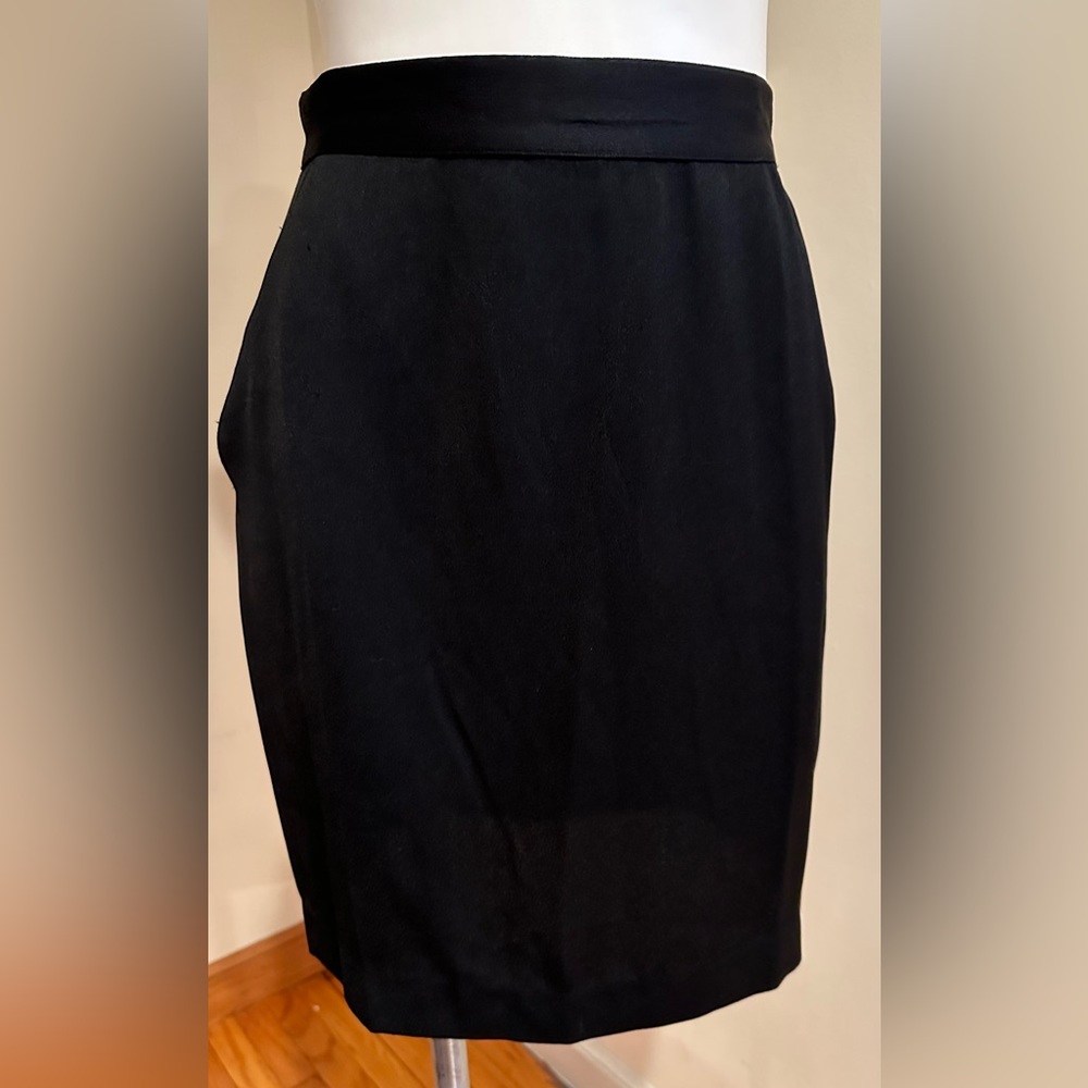 CLOTHES By Sara Sturgeon Fancy Black Zipper On Side Skirt Deep Pockets SZ 2